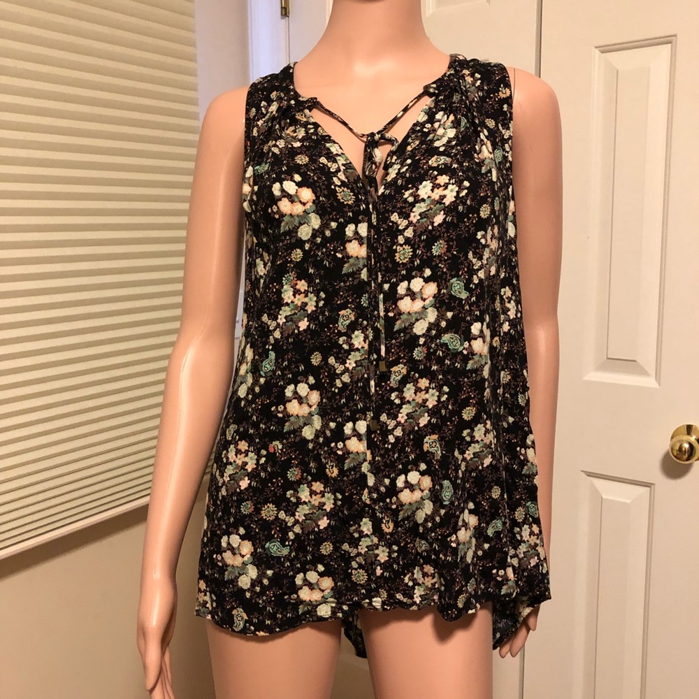 EUC WAYF  brand 100% Rayon Tank/Blouse S